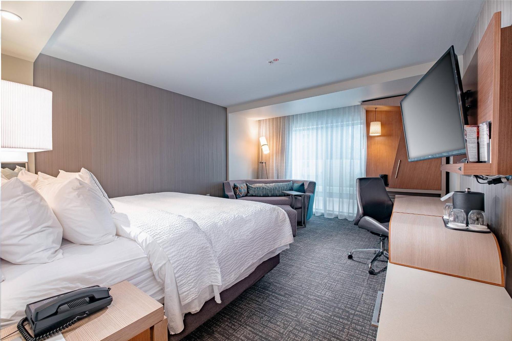 Courtyard By Marriott Toledo West Hotel Exterior foto