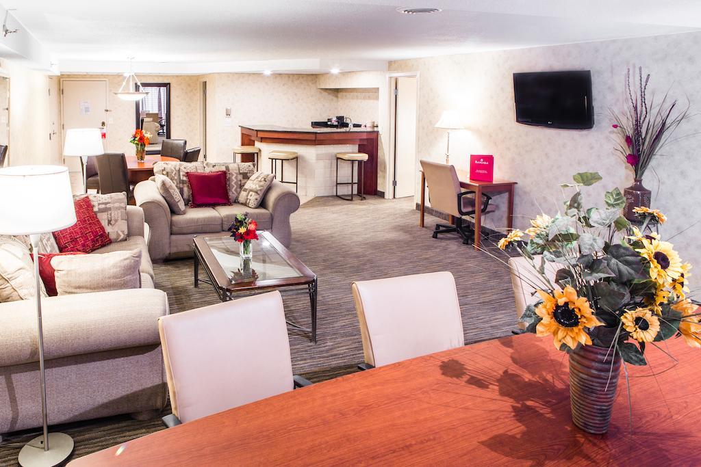Courtyard By Marriott Toledo West Hotel Exterior foto